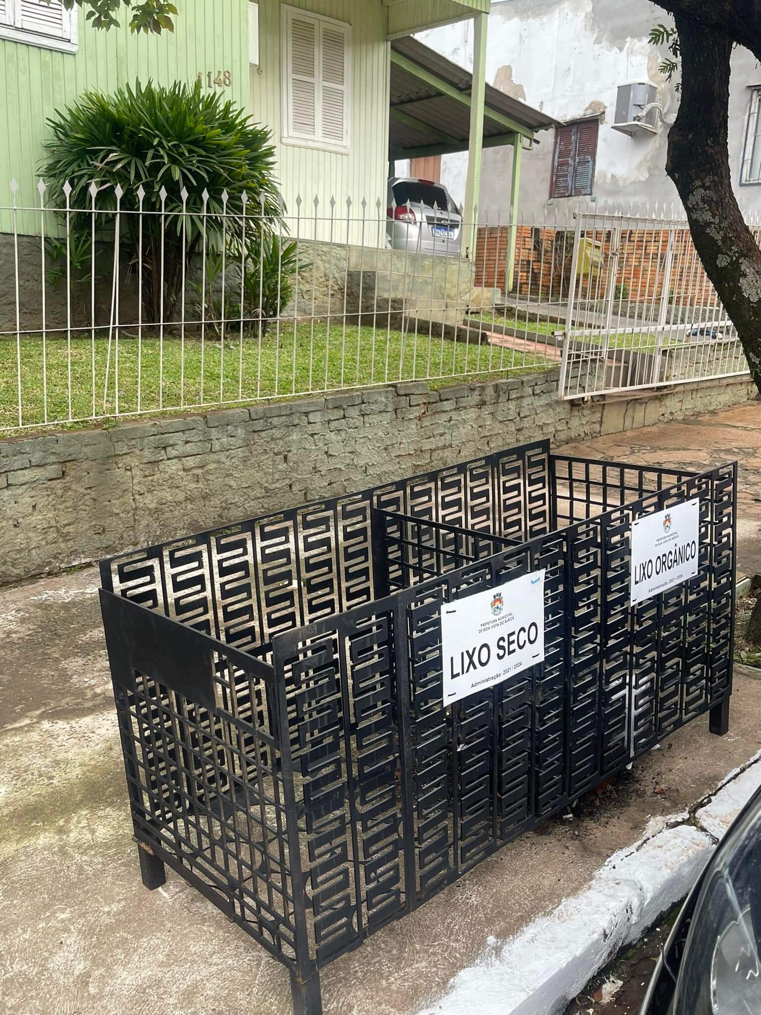 Instalação de Lixeiras Fixas